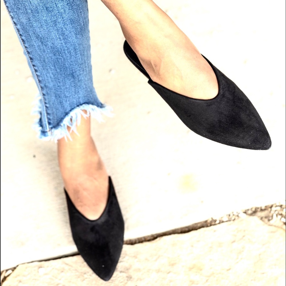 Black faux suede mule flats with pointy closed toe - Picture 5 of 6